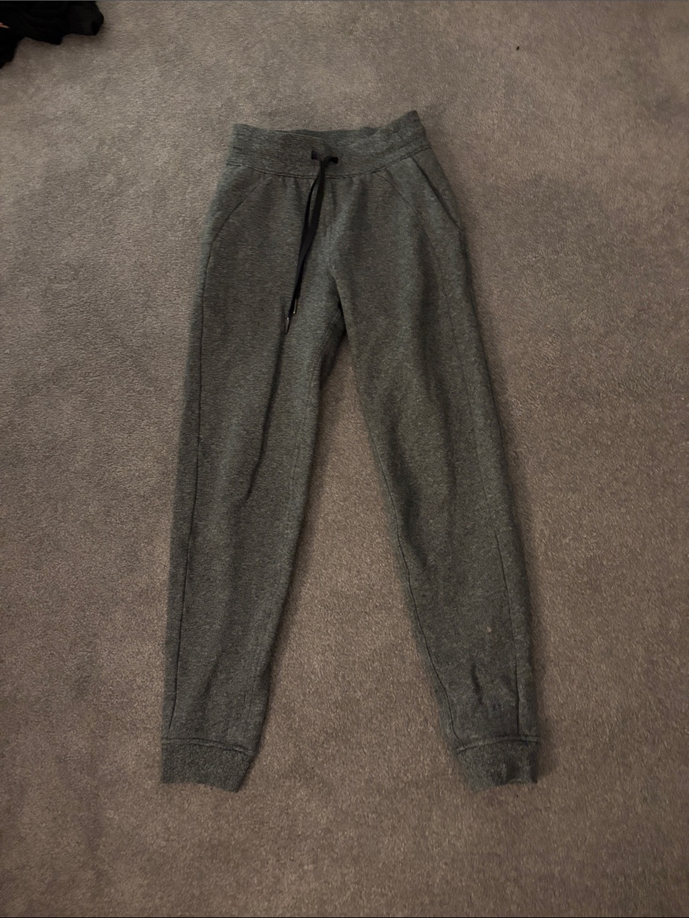 Women’s Lululemon scuba sweatpants